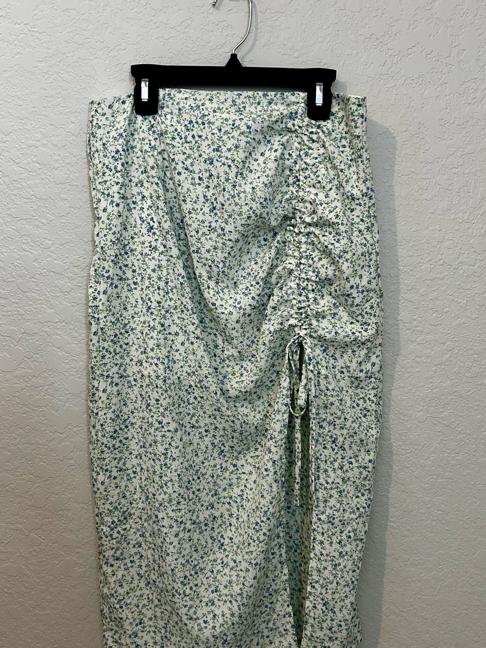 New without tags Floral Ruched Drawstring midi Skirt - White & Green